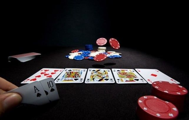 Zynga Poker کیسینو میں ایک آن لائن گیم کا انتخاب کریں۔